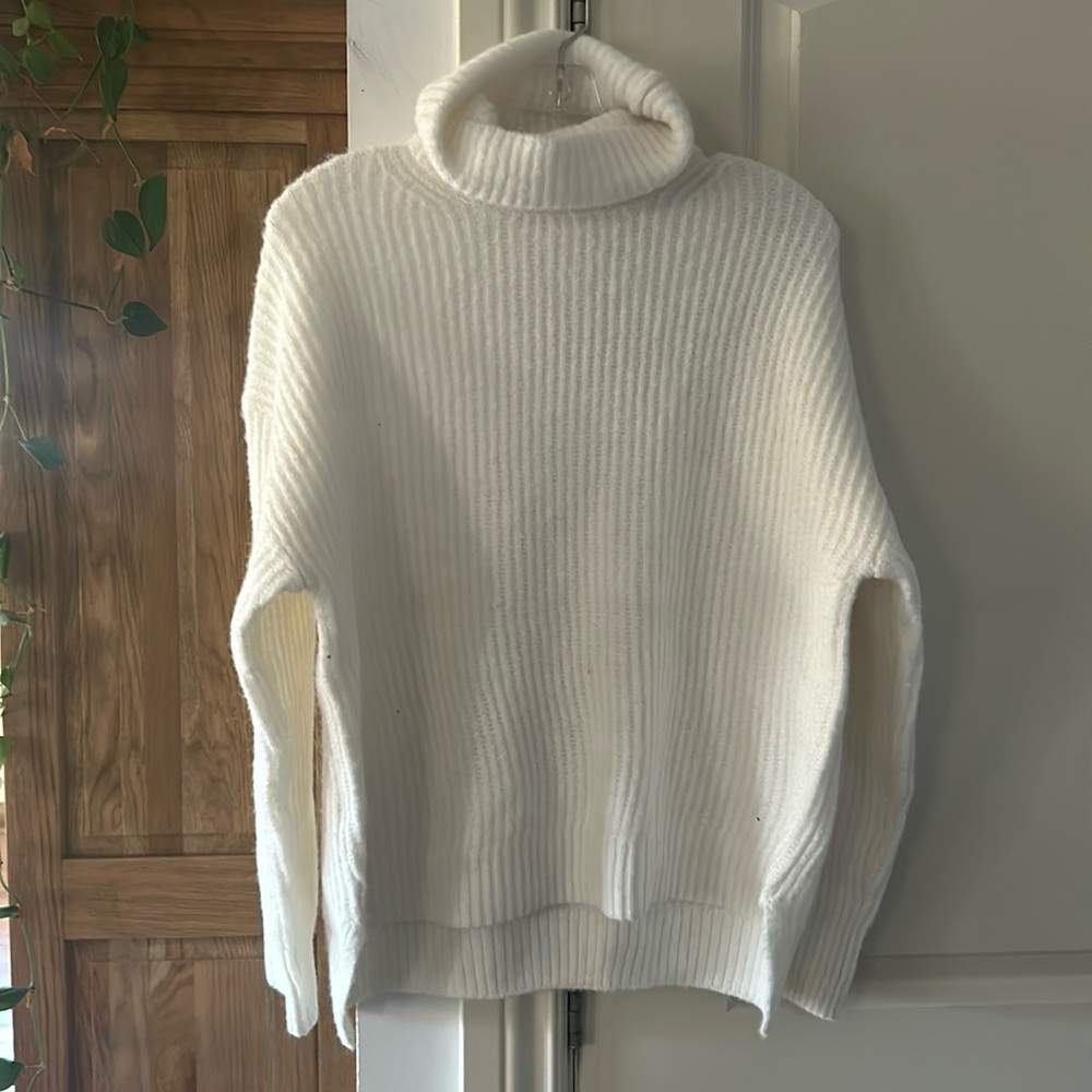 MANGO white turtleneck pull over sweater small